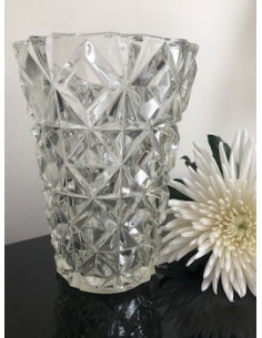 Vase taille diamant, verre épais