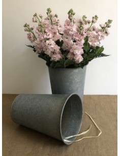 Paire de pots en zinc, vases de fleuriste